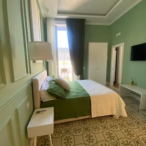 https://domus-capodimonte.hotels-amalfi.com