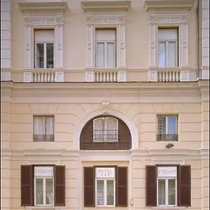 Embassy 3*, Rom Italien