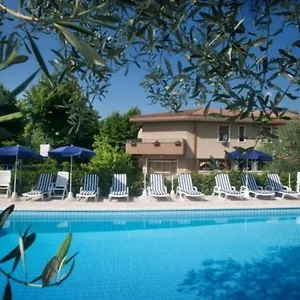 Lory 2*, Garda (Verona) Italien
